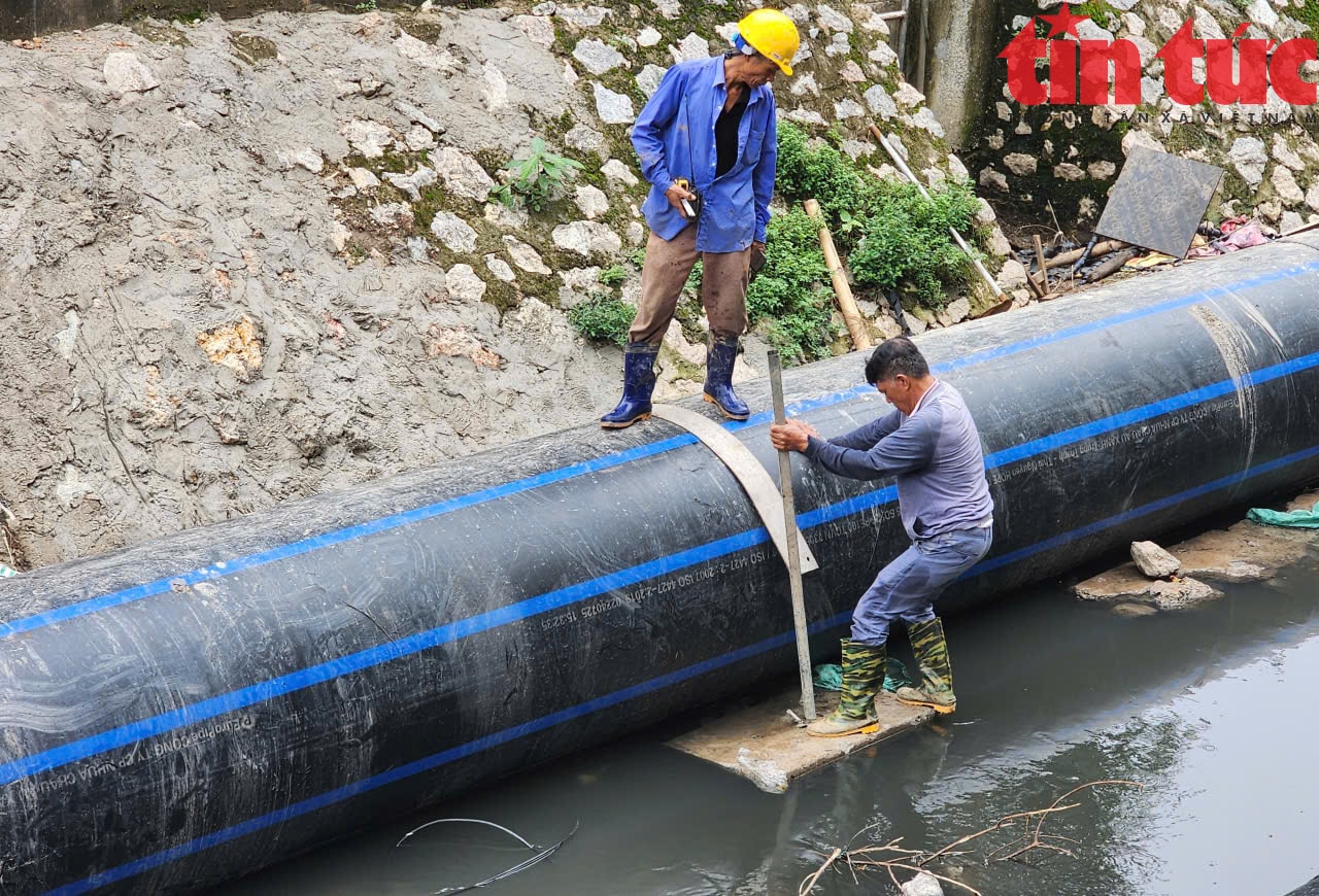 Cận cảnh đường ống khổng lồ dẫn nước hồ Tây ‘hồi sinh’ sông Tô Lịch- Ảnh 4.