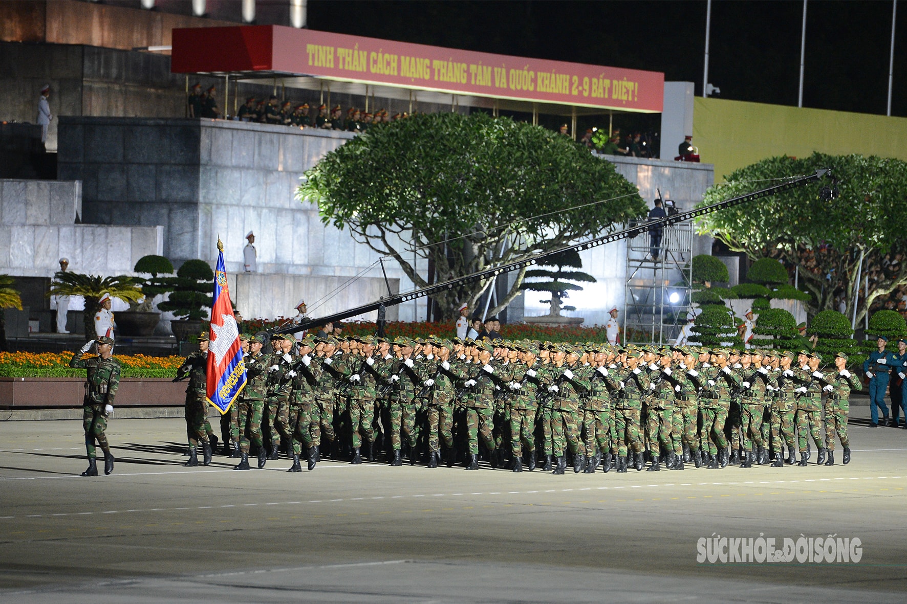 Khoảnh khắc đặc biệt tại Quảng trường Ba Đình đêm tổng hợp luyện diễu binh, diễu hành- Ảnh 8.