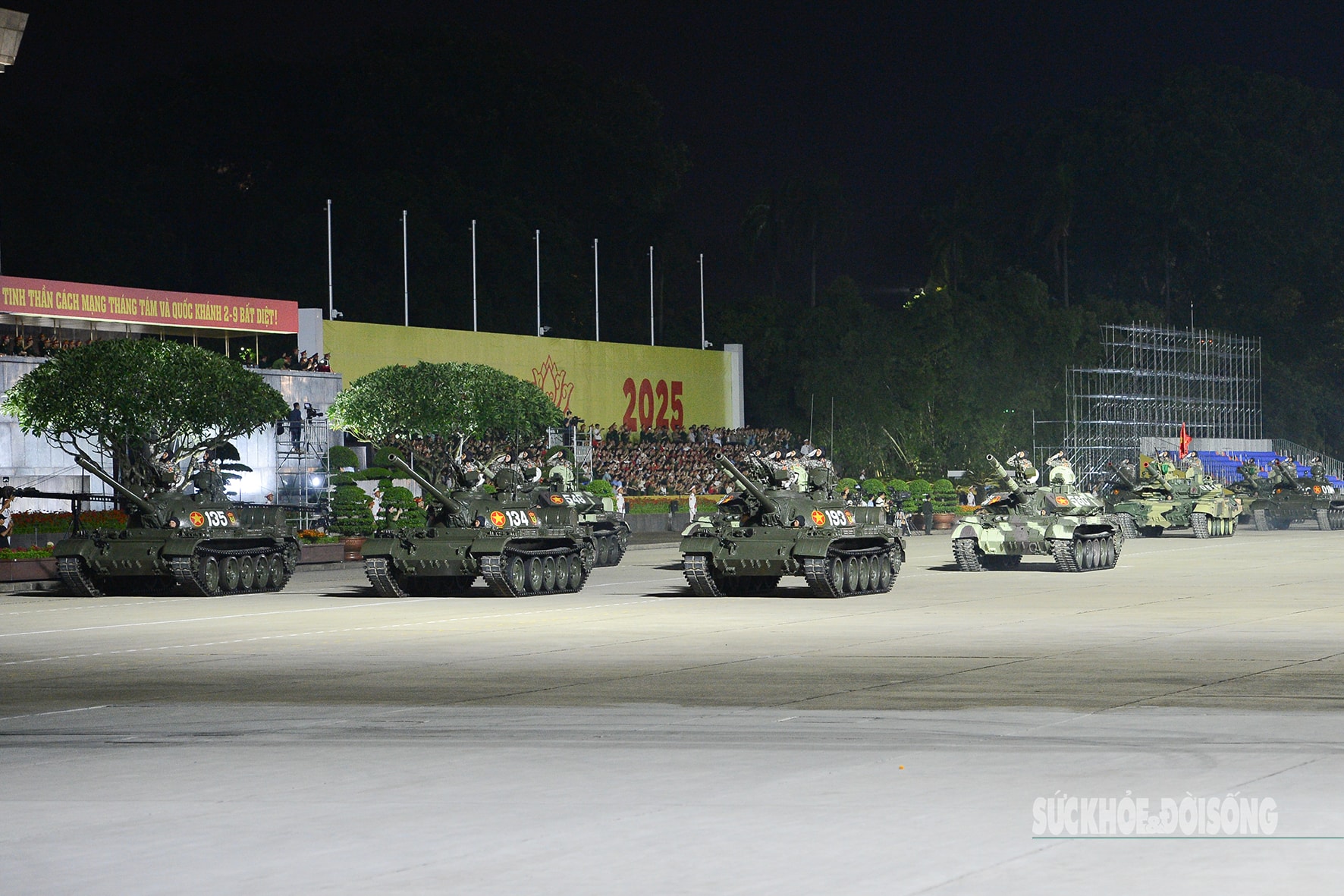 Khoảnh khắc đặc biệt tại Quảng trường Ba Đình đêm tổng hợp luyện diễu binh, diễu hành- Ảnh 12.