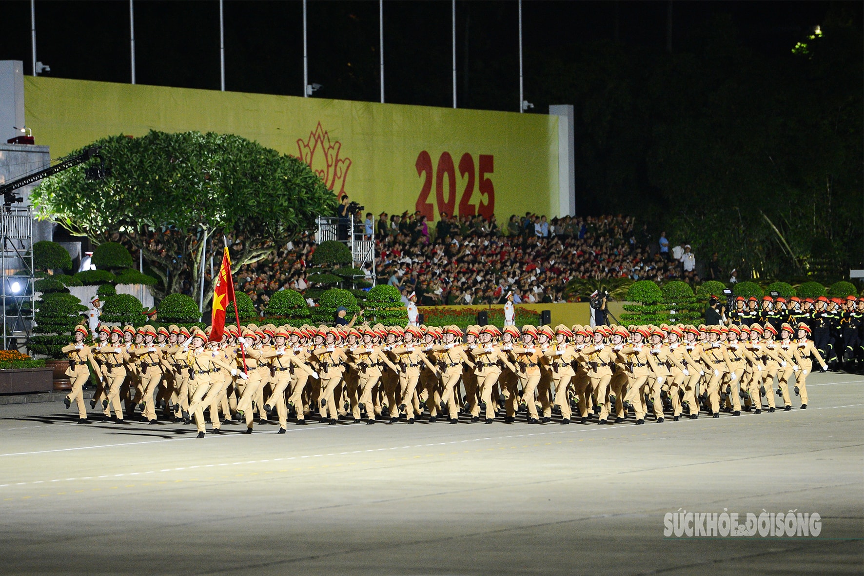 Khoảnh khắc đặc biệt tại Quảng trường Ba Đình đêm tổng hợp luyện diễu binh, diễu hành- Ảnh 10.