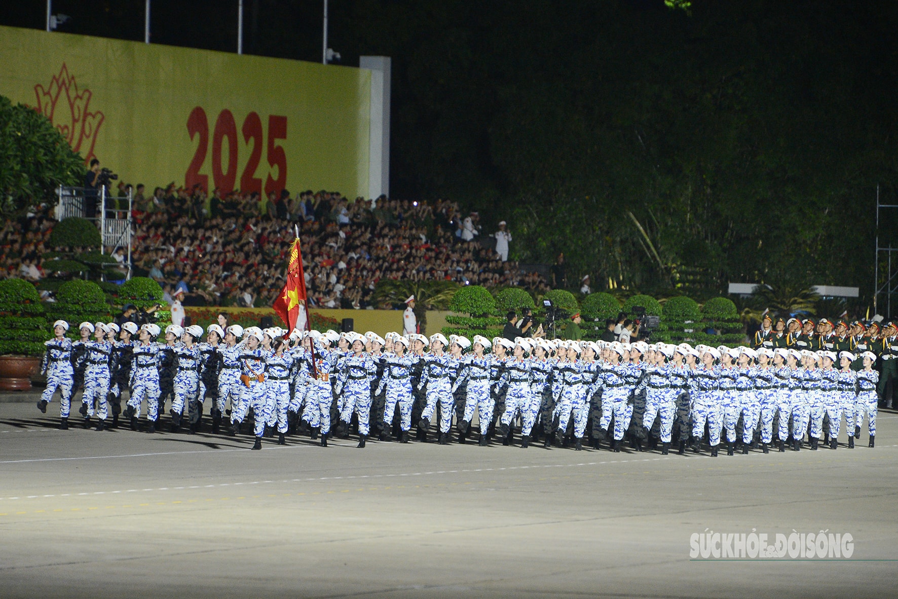 Khoảnh khắc đặc biệt tại Quảng trường Ba Đình đêm tổng hợp luyện diễu binh, diễu hành- Ảnh 3.