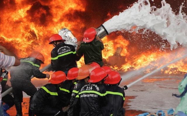 Hà Nội yêu cầu dừng hoạt động đối cơ sở chưa hoàn thành khắc phục PCCC- Ảnh 2.