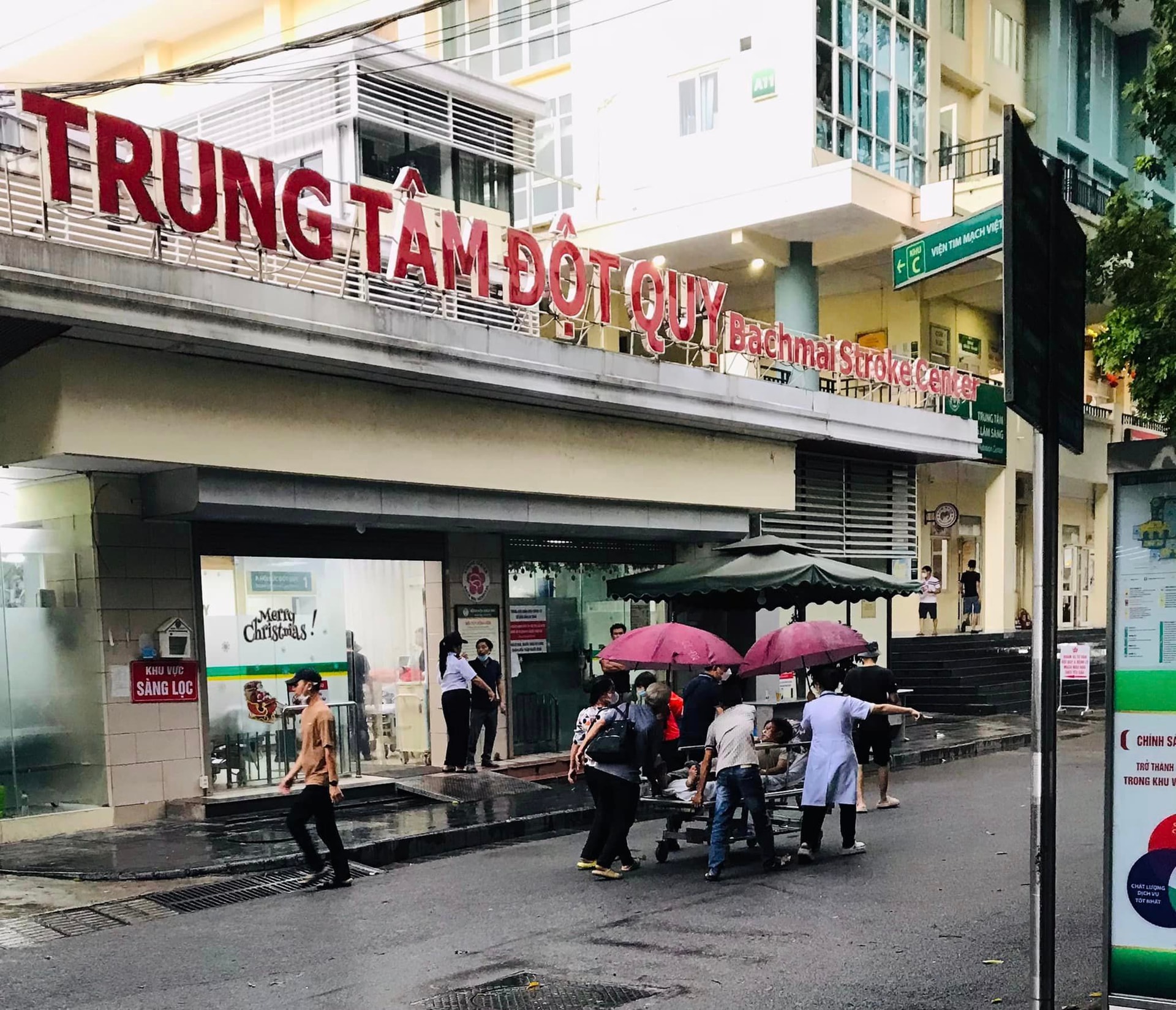 Bộ Y tế yêu cầu trực cấp cứu 24/24h, không để gián đoạn điều trị trong bão số 5- Ảnh 1.