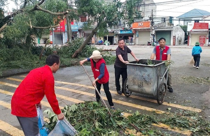 Cứu trợ khẩn cấp gần 1,5 tỷ đồng người dân 3 tỉnh miền Trung bị thiệt hại do bão số 5 (Kajiki)- Ảnh 1.