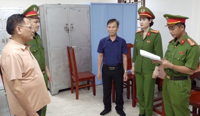 Bắt ông bầu, số phận đội bóng Thanh Hóa ra sao?- Ảnh 2. Bắt ông bầu, số phận đội bóng Thanh Hóa ra sao?- Ảnh 2.