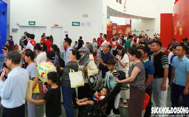 Gần 4 triệu người đã tới tham quan Triển lãm thành tựu đất nước- Ảnh 1.