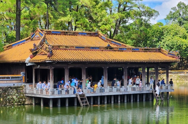 Doanh thu du lịch Huế, Quảng Trị tăng mạnh dịp nghỉ lễ 2/9- Ảnh 1.
