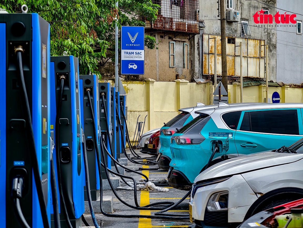 Vành đai 1 Hà Nội dự kiến lắp 115 trạm xạc xe điện- Ảnh 1. Vành đai 1 Hà Nội dự kiến lắp 115 trạm xạc xe điện- Ảnh 1.