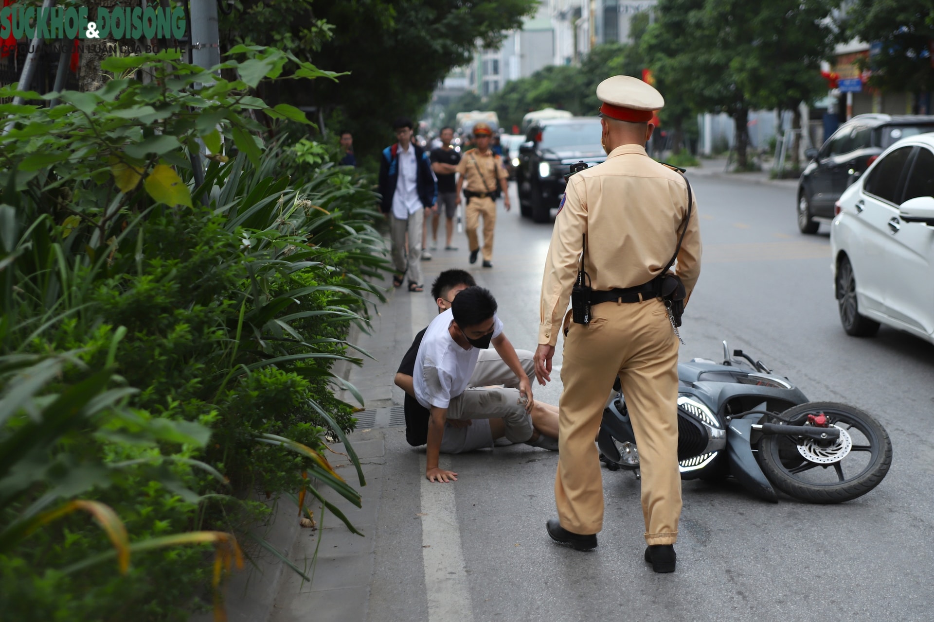 Đi xe máy không biển, 'đầu trần',... nhiều học sinh Hà Nội bị xử lý- Ảnh 6. Đi xe máy không biển, 'đầu trần',... nhiều học sinh Hà Nội bị xử lý- Ảnh 6.