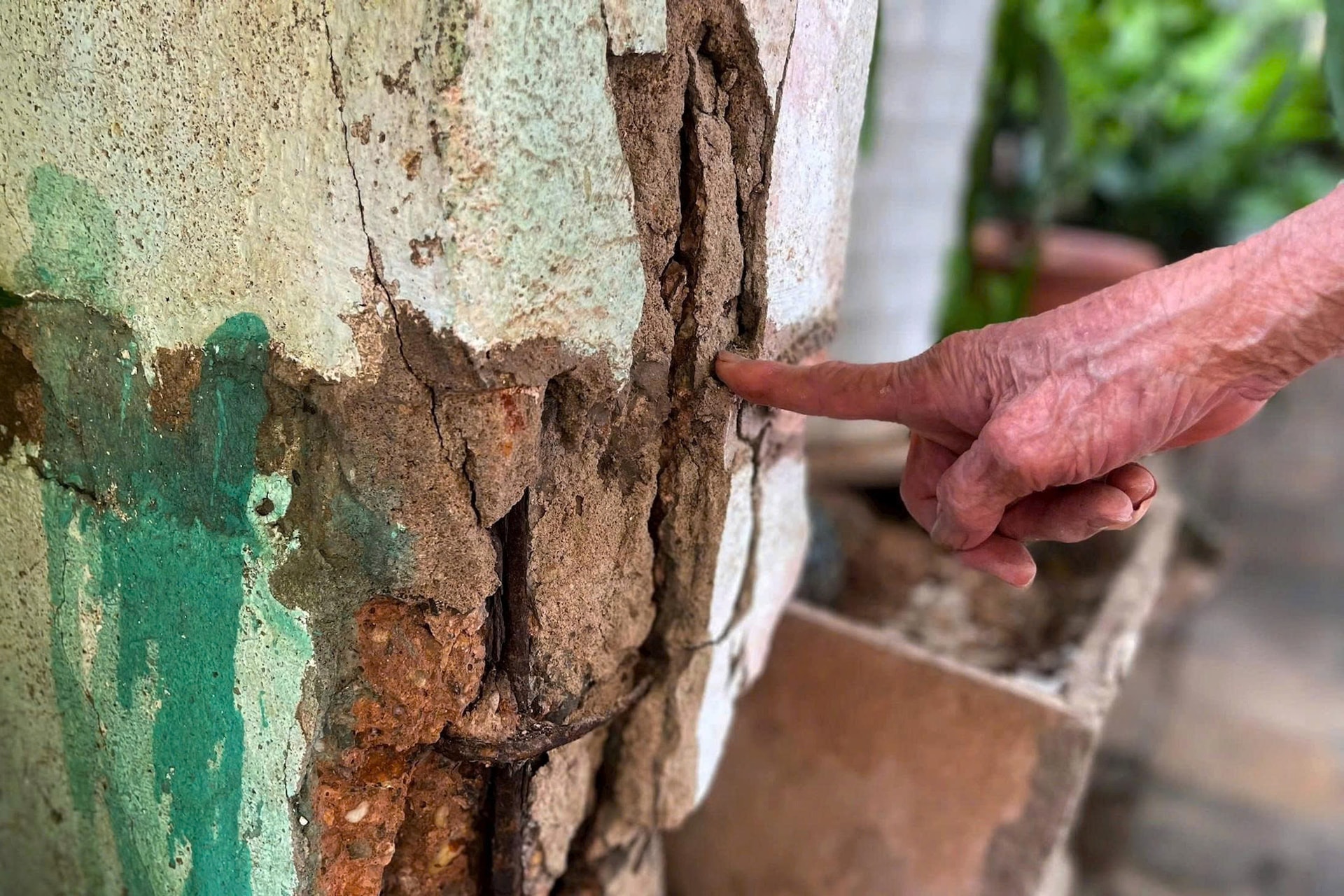 Dân mất ăn mất ngủ vì sống trong chung cư xuống cấp- Ảnh 6.