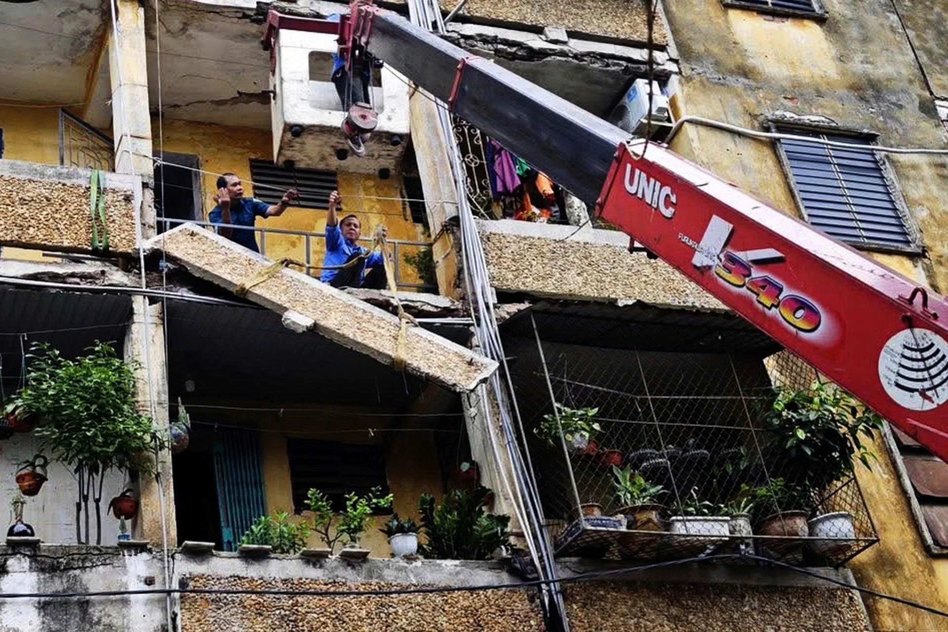 Dân mất ăn mất ngủ vì sống trong chung cư xuống cấp- Ảnh 7.