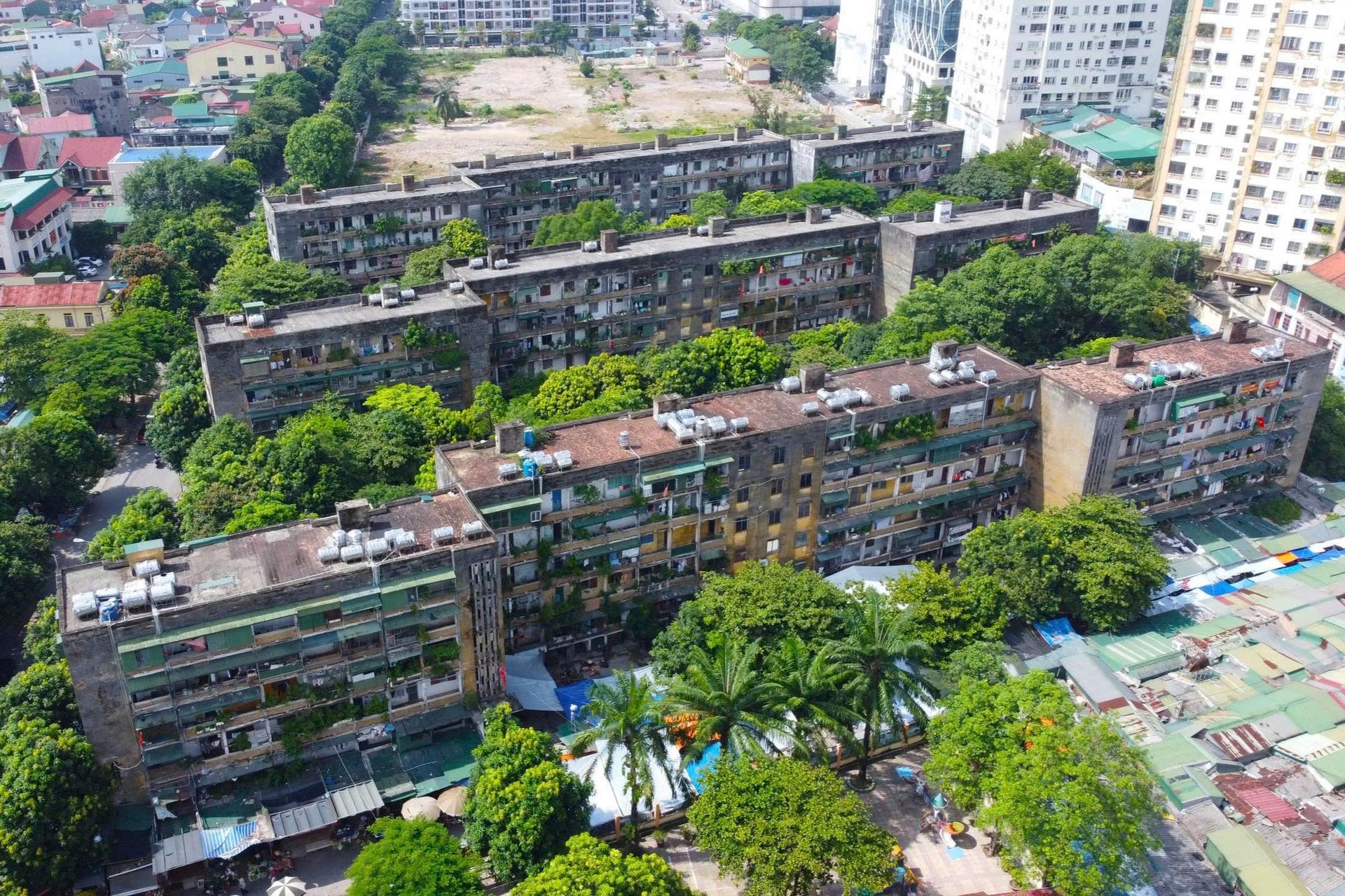 Dân mất ăn mất ngủ vì sống trong chung cư xuống cấp- Ảnh 1.