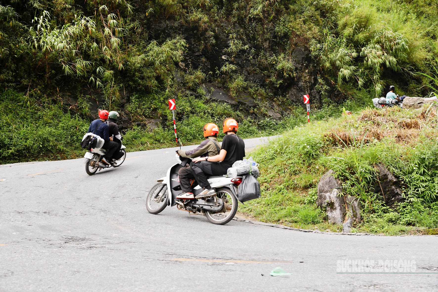 Nghề 'trai lai Tây’ giữa mây núi vùng cao cực Bắc- Ảnh 5.