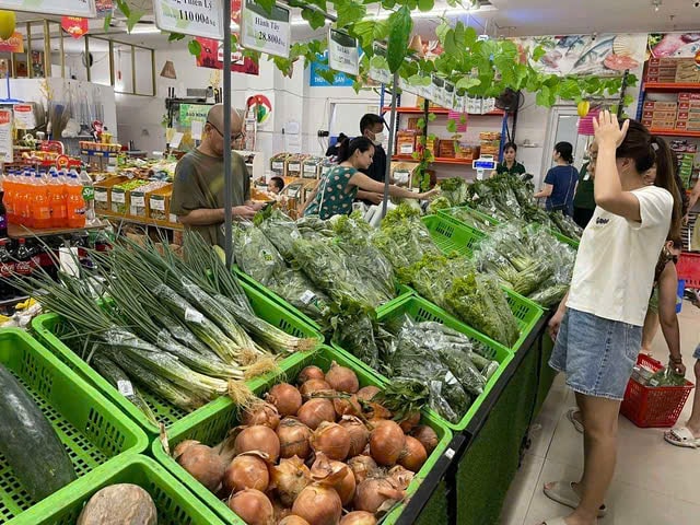 Hà Nội: Đơn vị cấp phép sẽ quản lý ATTP của cơ sở kinh doanh thực phẩm, ăn uống- Ảnh 1.