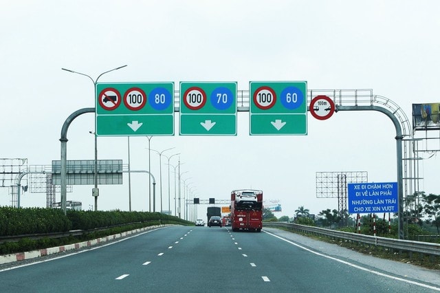 8 đoạn, tuyến cao tốc nào áp dụng phân làn mới, thay đổi tốc độ xe chạy?- Ảnh 2. 8 đoạn, tuyến cao tốc nào áp dụng phân làn mới, thay đổi tốc độ xe chạy?- Ảnh 2.