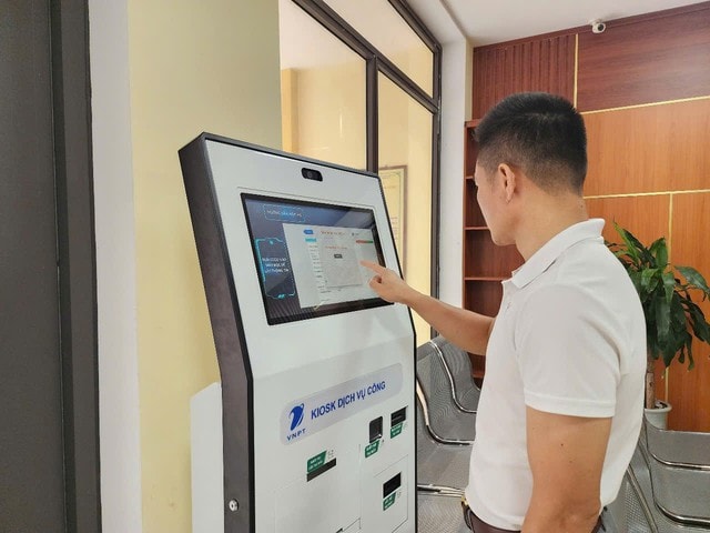 Thanh Hóa đẩy mạnh chuyển đổi số vì mục tiêu 'người dân là trung tâm'- Ảnh 1.