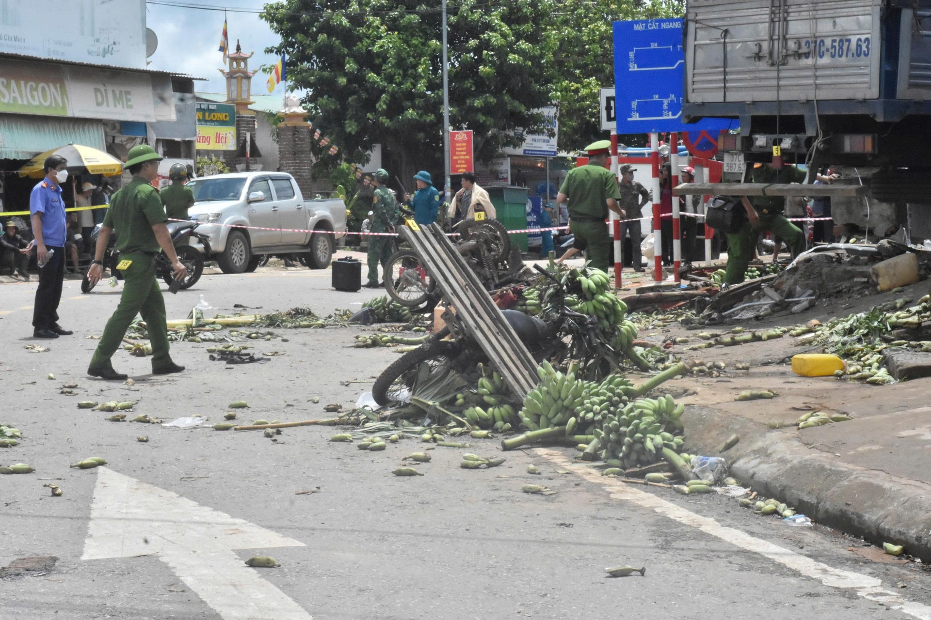 Di dời chợ chuối sau vụ xe tải lao vào chợ khiến nhiều người thương vong- Ảnh 2.