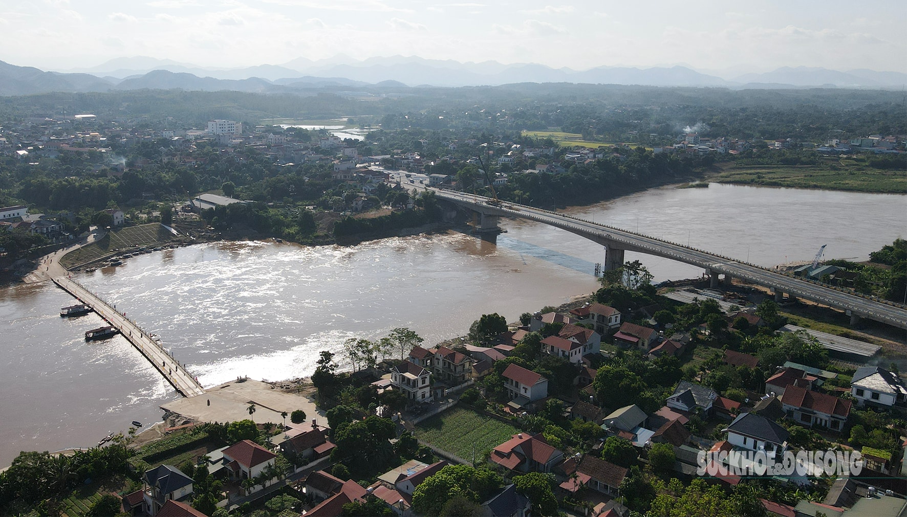 Cầu Phong Châu mới nối đôi bờ sông Hồng trước ngày khánh thành- Ảnh 7.