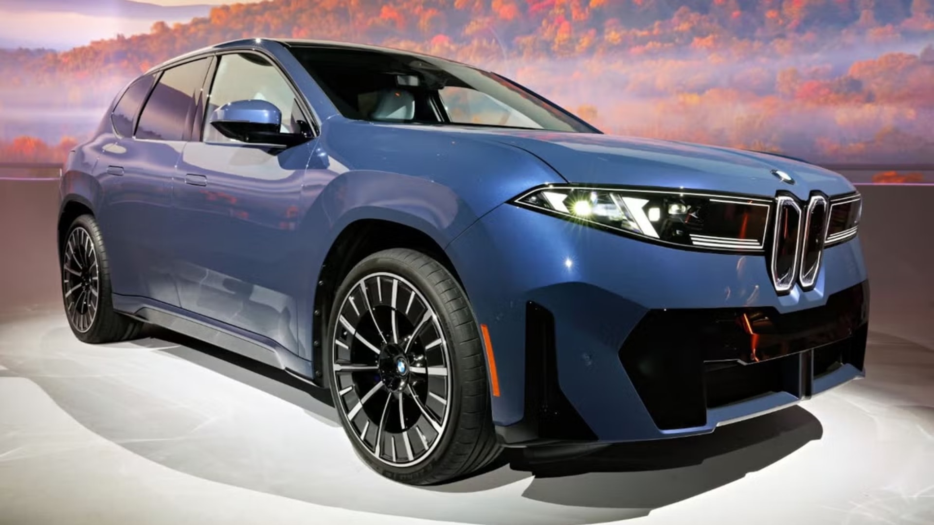 Mẫu BMW iX3 có 33% cấu trúc xe làm từ vật liệu tái chế.