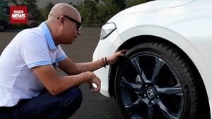 Tránh vỡ lốp, hỏng máy với 3 phút kiểm tra chi tiết nhỏ trên ô tô 