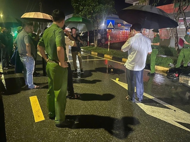 Dùng dao đâm chết vợ và người khác trong đêm vì tình ái- Ảnh 1.