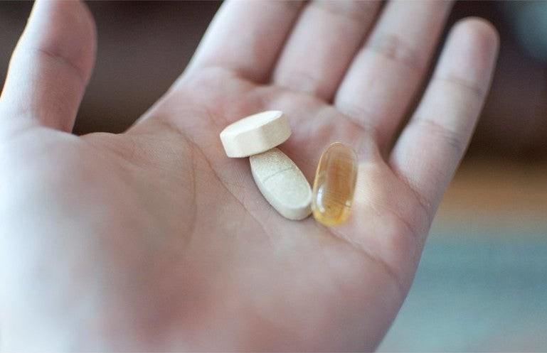 Có nên dùng vitamin C và vitamin D cùng nhau?- Ảnh 3. Có nên dùng vitamin C và vitamin D cùng nhau?- Ảnh 3.