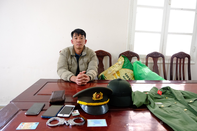 Bắt giữ thanh niên giả danh công an để ‘tạo uy tín’- Ảnh 1.