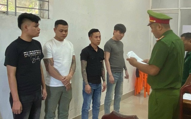 Mâu thuẫn trong việc mời bia, 2 thanh niên bị thương - Ảnh 1. Mâu thuẫn trong việc mời bia, 2 thanh niên bị thương - Ảnh 1.