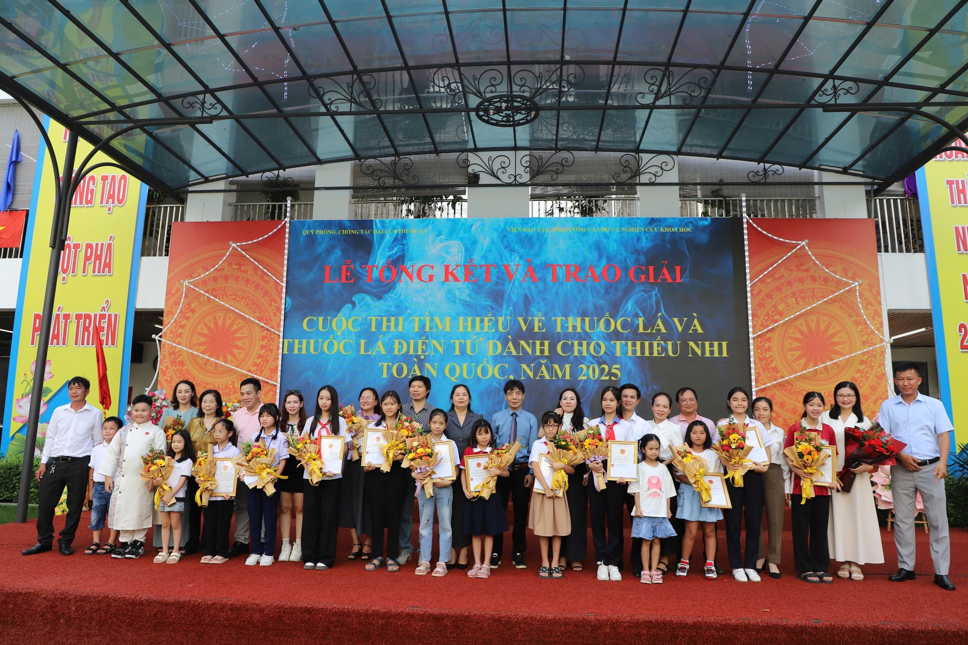Hàng trăm nghìn thiếu nhi tham dự 2 cuộc thi về phòng chống tác hại của thuốc lá- Ảnh 8. Hàng trăm nghìn thiếu nhi tham dự 2 cuộc thi về phòng chống tác hại của thuốc lá- Ảnh 8.