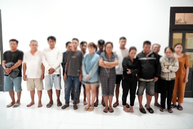 Triệt xóa đường dây đánh bạc giữa rừng cao su- Ảnh 2.