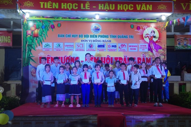 Trung thu ý nghĩa của trẻ em biên giới, hải đảo- Ảnh 6.