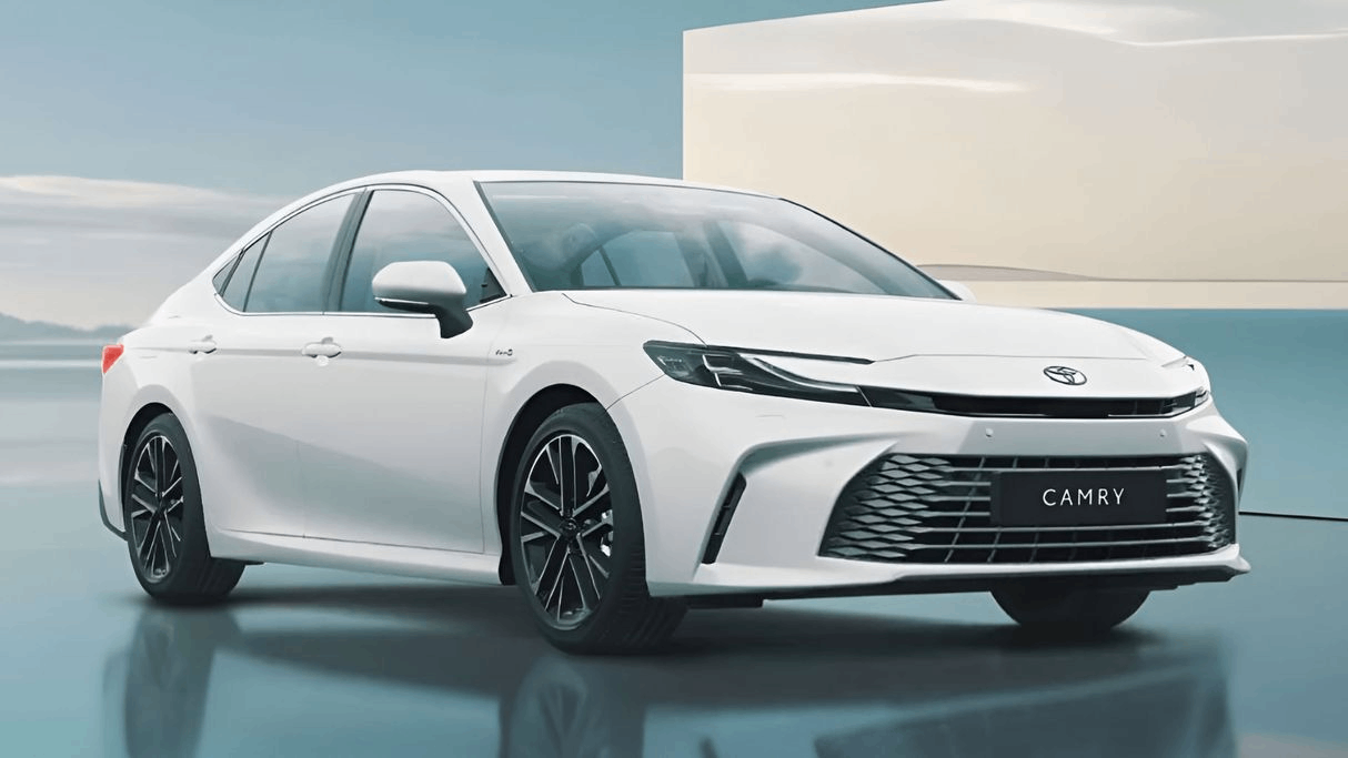 Toyota Camry 2025 tiếp tục khẳng định vị thế sedan hạng D. (Ảnh: Xehay)
