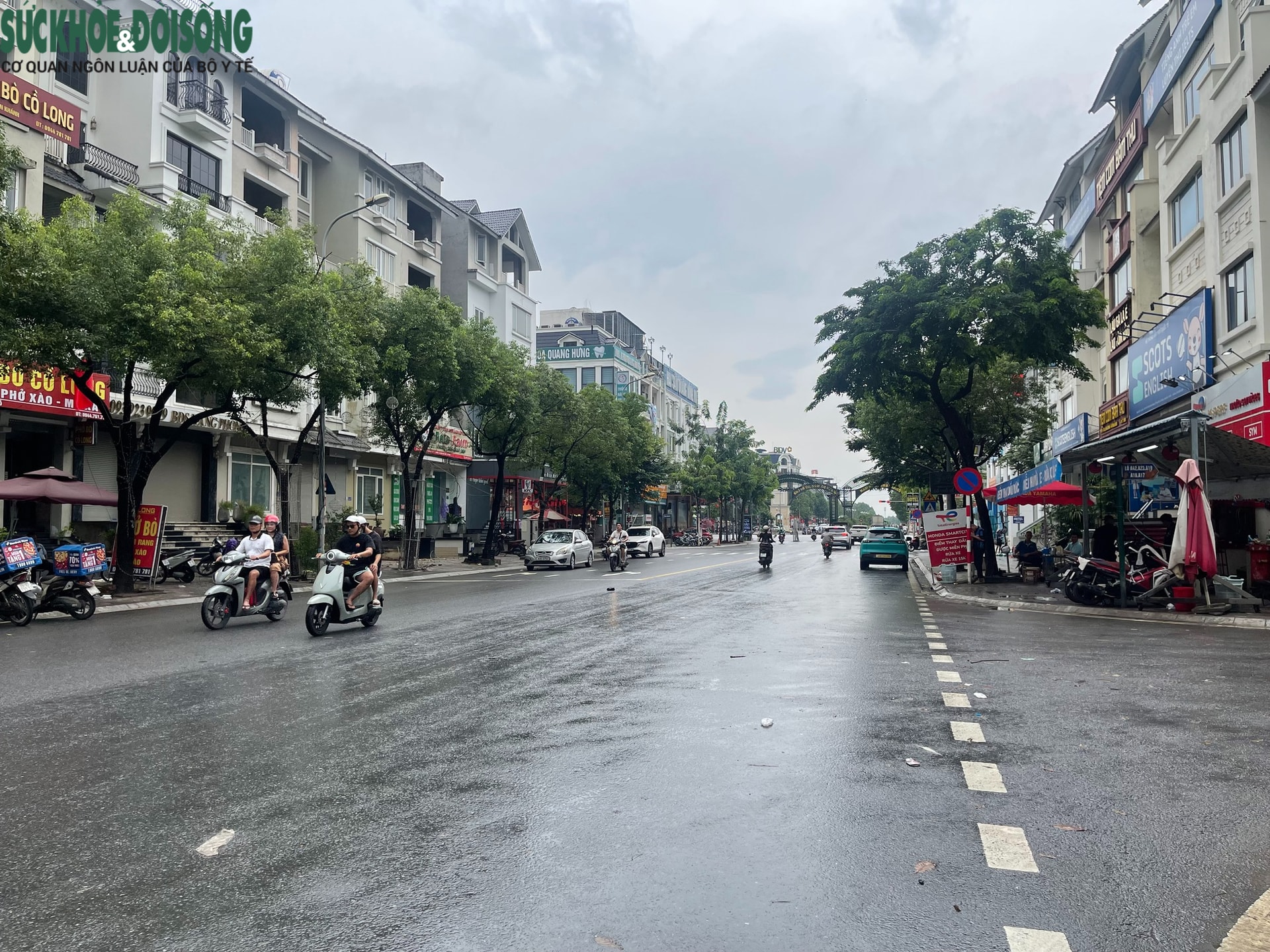 Hà Nội: Hình ảnh lạ thường tại 'ốc đảo An Khánh' sau mưa lớn- Ảnh 4. Hà Nội: Hình ảnh lạ thường tại 'ốc đảo An Khánh' sau mưa lớn- Ảnh 4.