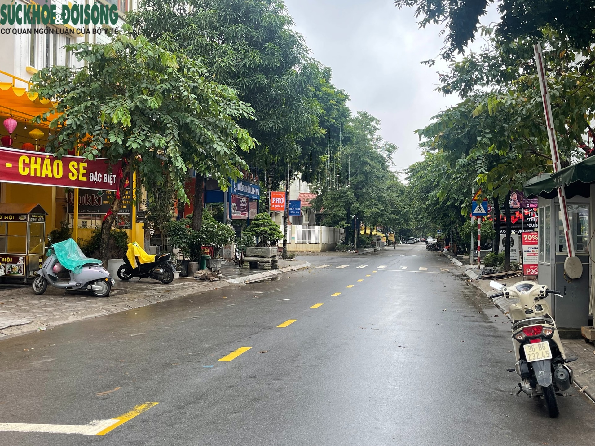 Hà Nội: Hình ảnh lạ thường tại 'ốc đảo An Khánh' sau mưa lớn- Ảnh 5. Hà Nội: Hình ảnh lạ thường tại 'ốc đảo An Khánh' sau mưa lớn- Ảnh 5.