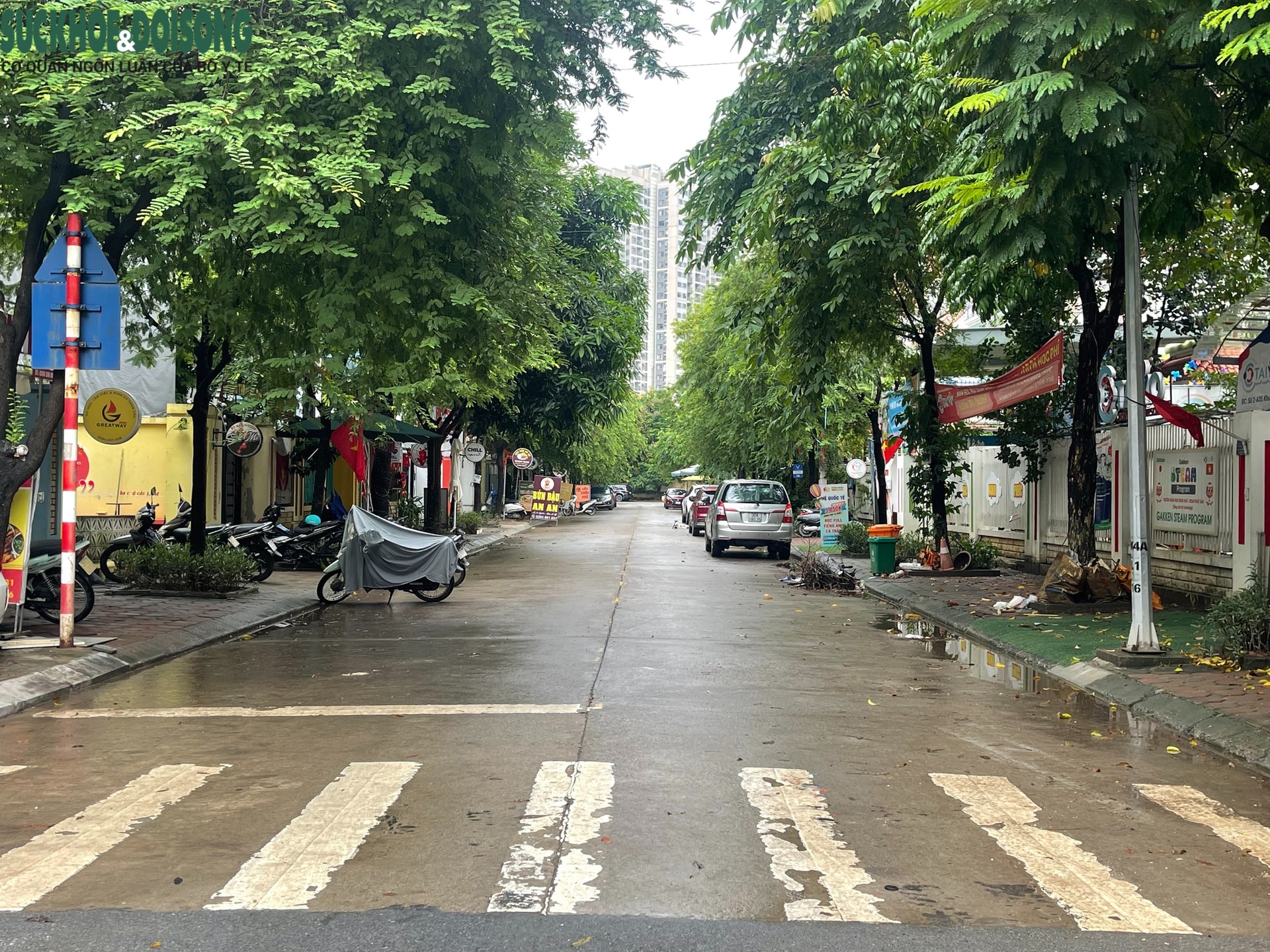 Hà Nội: Hình ảnh lạ thường tại 'ốc đảo An Khánh' sau mưa lớn- Ảnh 6. Hà Nội: Hình ảnh lạ thường tại 'ốc đảo An Khánh' sau mưa lớn- Ảnh 6.