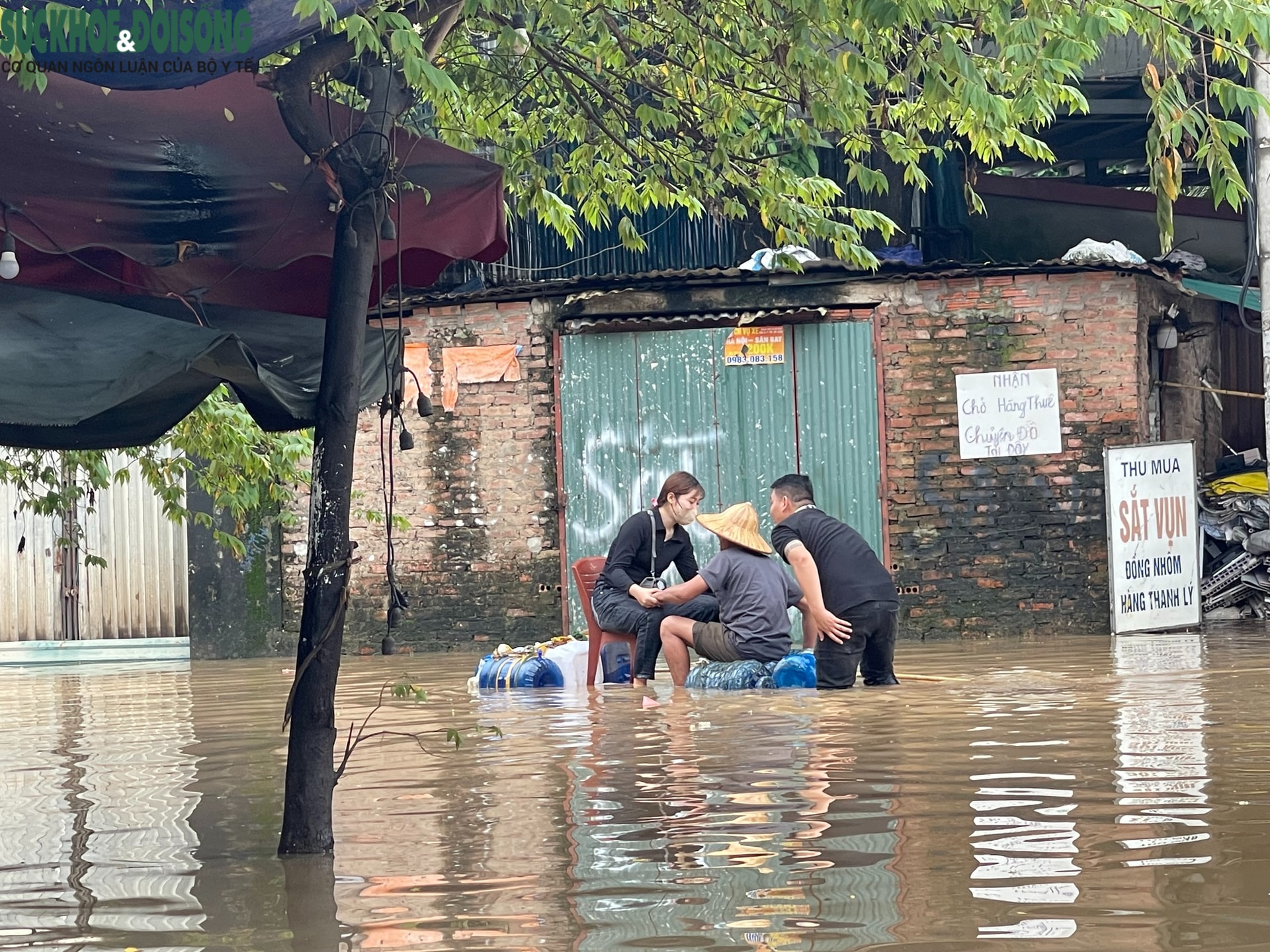 Hà Nội: Hình ảnh lạ thường tại 'ốc đảo An Khánh' sau mưa lớn- Ảnh 9. Hà Nội: Hình ảnh lạ thường tại 'ốc đảo An Khánh' sau mưa lớn- Ảnh 9.