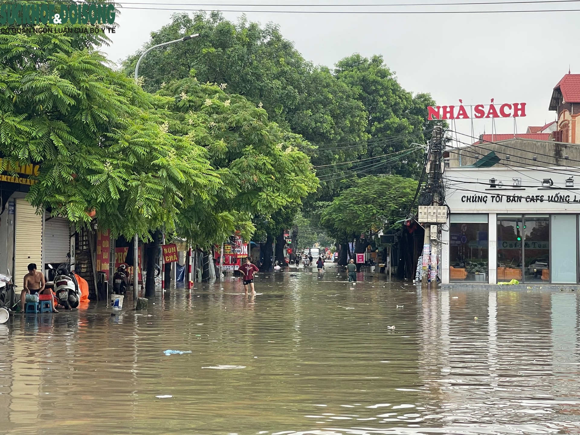 Hà Nội: Hình ảnh lạ thường tại 'ốc đảo An Khánh' sau mưa lớn- Ảnh 12. Hà Nội: Hình ảnh lạ thường tại 'ốc đảo An Khánh' sau mưa lớn- Ảnh 12.