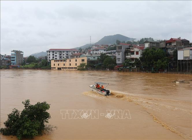 Quân đội sẵn sàng bay cứu hộ, cứu nạn, tiếp cận vùng bị chia cắt do mưa lũ- Ảnh 1. Quân đội sẵn sàng bay cứu hộ, cứu nạn, tiếp cận vùng bị chia cắt do mưa lũ- Ảnh 1.