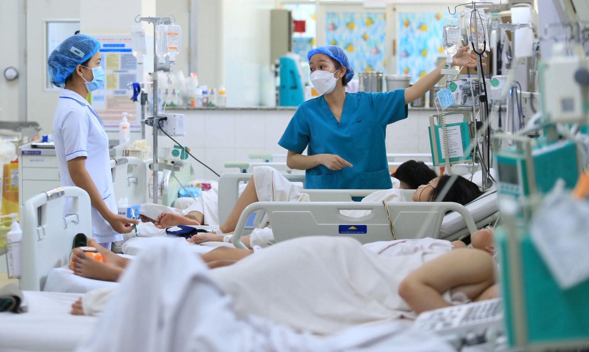 Bộ Y tế phản hồi kiến nghị tăng mức phụ cấp trực cho nhân viên y tế- Ảnh 1. Bộ Y tế phản hồi kiến nghị tăng mức phụ cấp trực cho nhân viên y tế- Ảnh 1.