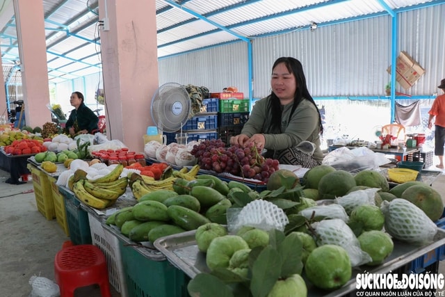 Chợ mới đầu tư tiền tỷ vắng như chùa Bà Đanh, chợ 'chồm hổm' lại tấp nập- Ảnh 3. Chợ mới đầu tư tiền tỷ vắng như chùa Bà Đanh, chợ 'chồm hổm' lại tấp nập- Ảnh 3.