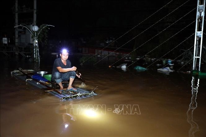 Xuyên đêm hỗ trợ người dân ở vùng 'rốn lũ' Lạng Sơn- Ảnh 14. Xuyên đêm hỗ trợ người dân ở vùng 'rốn lũ' Lạng Sơn- Ảnh 14.