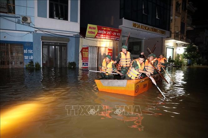 Xuyên đêm hỗ trợ người dân ở vùng 'rốn lũ' Lạng Sơn- Ảnh 3. Xuyên đêm hỗ trợ người dân ở vùng 'rốn lũ' Lạng Sơn- Ảnh 3.