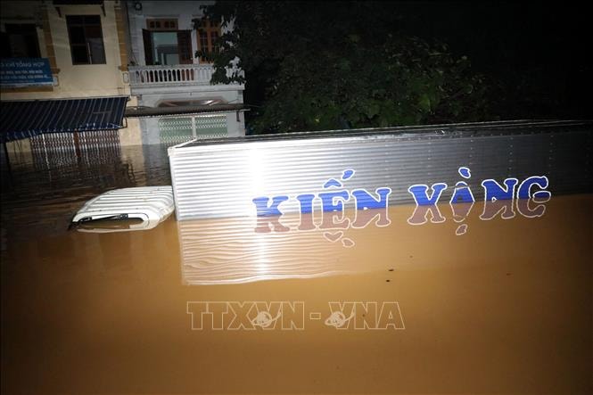 Xuyên đêm hỗ trợ người dân ở vùng 'rốn lũ' Lạng Sơn- Ảnh 11. Xuyên đêm hỗ trợ người dân ở vùng 'rốn lũ' Lạng Sơn- Ảnh 11.