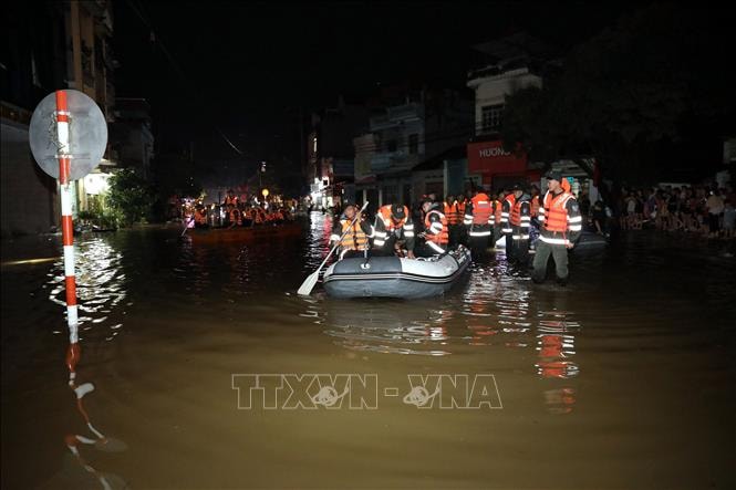 Xuyên đêm hỗ trợ người dân ở vùng 'rốn lũ' Lạng Sơn- Ảnh 6. Xuyên đêm hỗ trợ người dân ở vùng 'rốn lũ' Lạng Sơn- Ảnh 6.