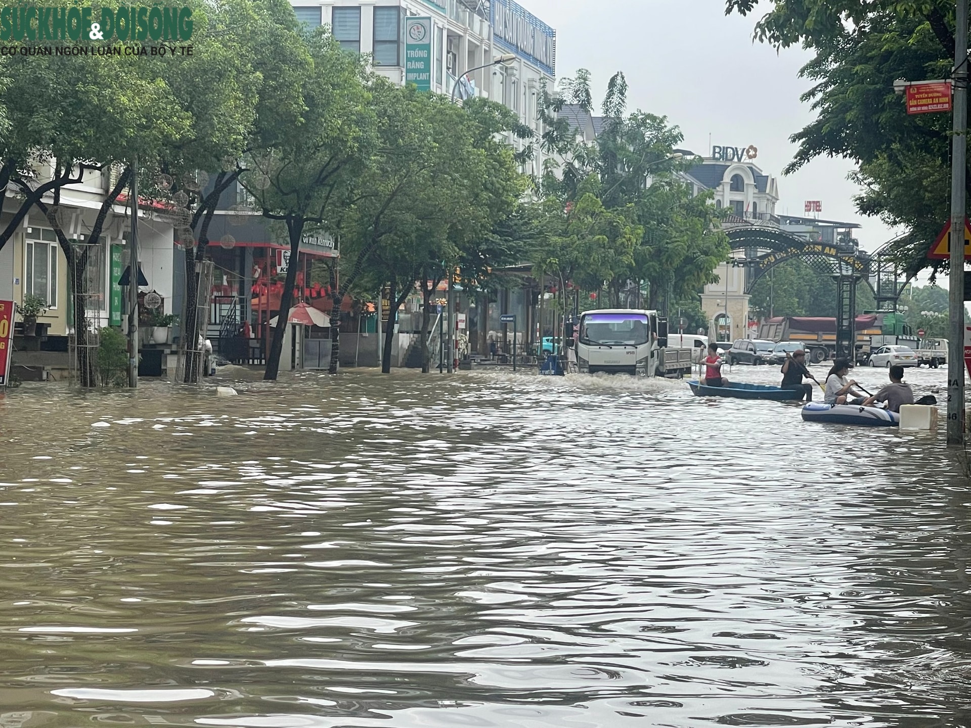 Hà Nội: 'Ốc đảo An Khánh' lại chìm trong biển nước sau mưa- Ảnh 1. Hà Nội: 'Ốc đảo An Khánh' lại chìm trong biển nước sau mưa- Ảnh 1.