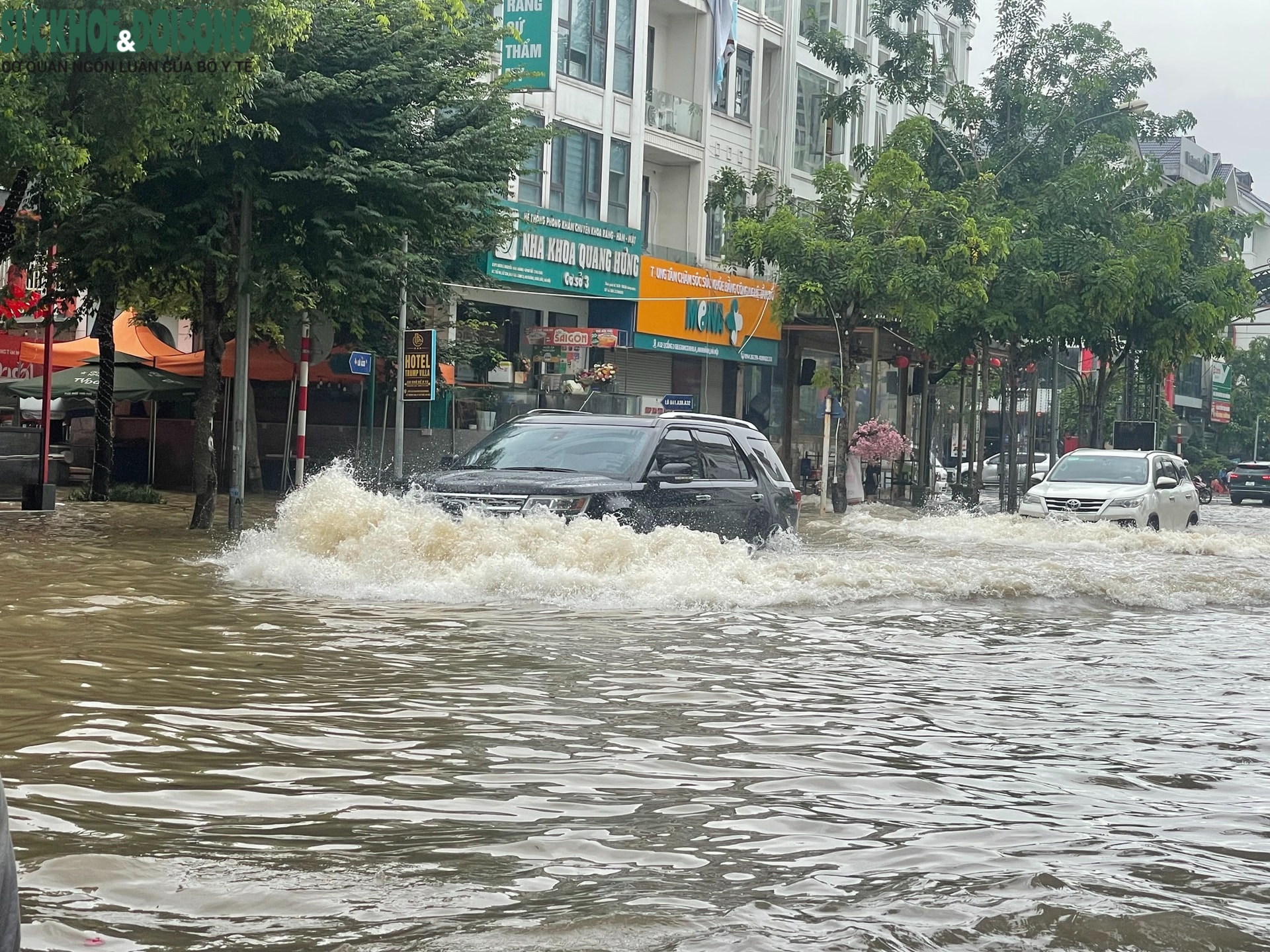 Hà Nội: 'Ốc đảo An Khánh' lại chìm trong biển nước sau mưa- Ảnh 3. Hà Nội: 'Ốc đảo An Khánh' lại chìm trong biển nước sau mưa- Ảnh 3.