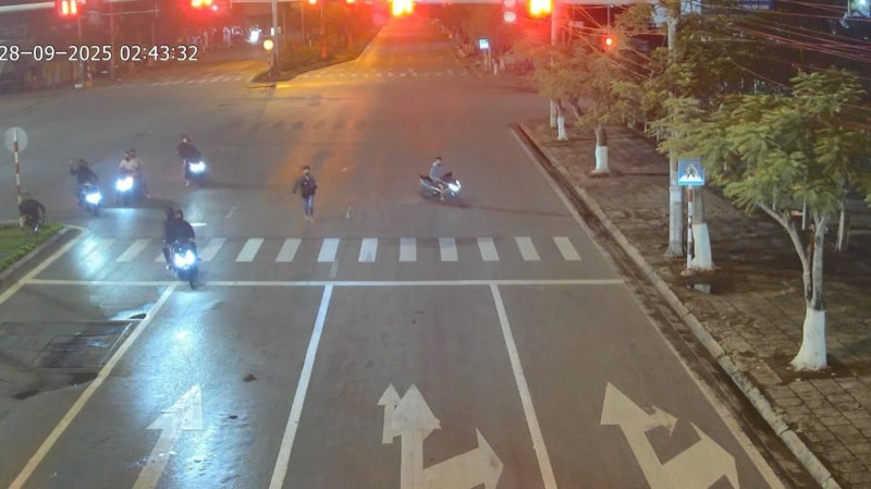 Điều tra nhóm thanh niên Hải Phòng gây náo loạn đường phố trong lúc rạng sáng- Ảnh 1. Điều tra nhóm thanh niên Hải Phòng gây náo loạn đường phố trong lúc rạng sáng- Ảnh 1.