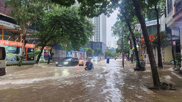Nhà cao ráo không ngập, chiêu quảng cáo 'hút khách' giữa mùa mưa bão- Ảnh 1.