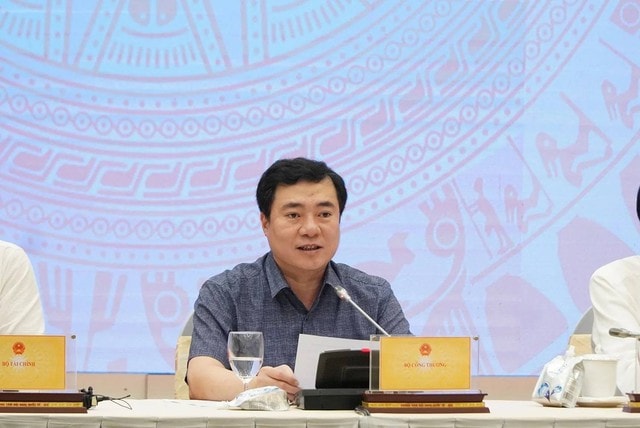 Thứ trưởng Bộ Công Thương: Không có lý do để làm khó người dân lắp điện mặt trời mái nhà- Ảnh 1.