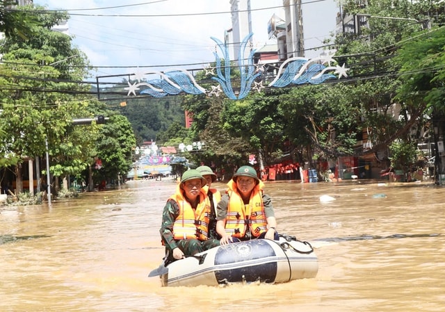 Phó Thủ tướng Trần Hồng Hà thị sát, kiểm tra việc khắc phục hậu quả mưa lũ tại Cao Bằng- Ảnh 1. Phó Thủ tướng Trần Hồng Hà thị sát, kiểm tra việc khắc phục hậu quả mưa lũ tại Cao Bằng- Ảnh 1.